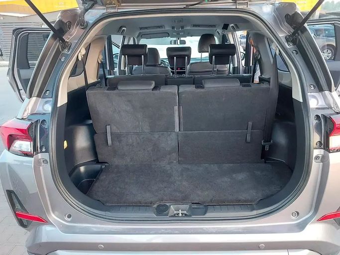 Подержанный Toyota Veloz, 1.5 л, 2024 в Шардже от Al Aqsa Used Cars Серебристый цвет. GCC | AUTO.AE