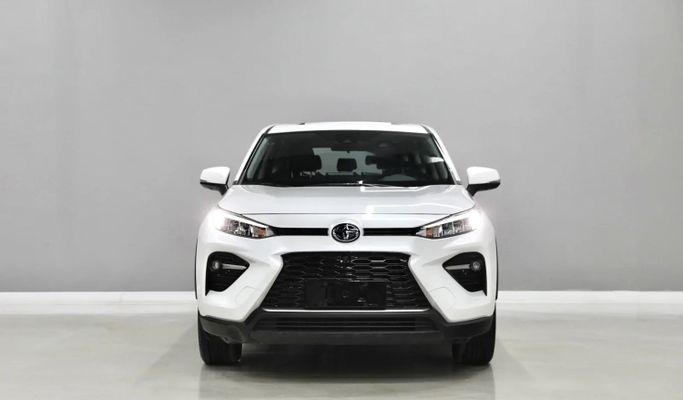 Подержанный Toyota Wildlander, 2.0 л, 2023 в Шардже от Al Qassem Cars Trading Белый цвет. Корейская | AUTO.AE