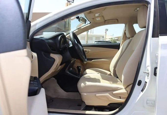 Used Toyota Yaris XP150 Facelift, 1.5 l, 2021 in Sharjah by Al Sayed Khamis Used Cars, White color. GCC Specs | AUTO.AE