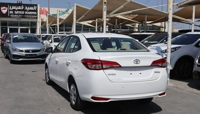 Used Toyota Yaris XP150 Facelift, 1.5 l, 2021 in Sharjah by Al Sayed Khamis Used Cars, White color. GCC Specs | AUTO.AE