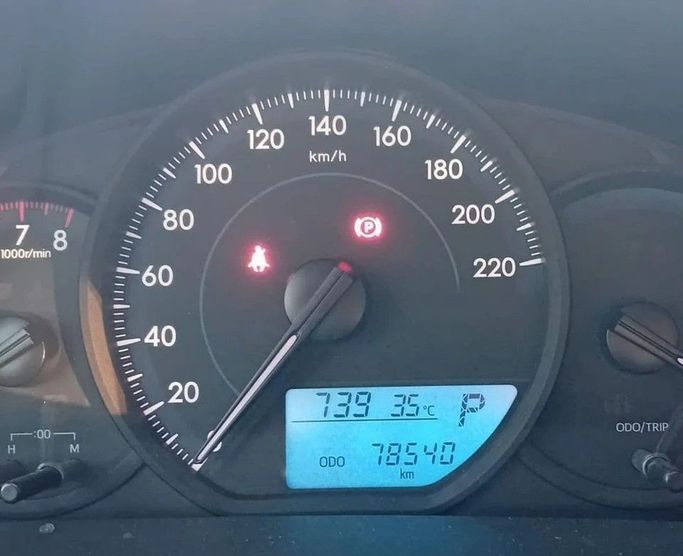 Подержанный Toyota Yaris XP150 Рестайлинг, 1.5 л, 2022 в Шардже от Al Sayed Khamis Used Cars Белый цвет. GCC | AUTO.AE