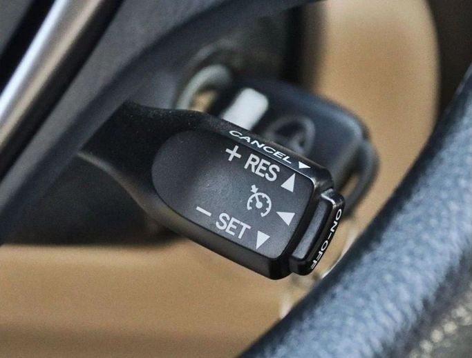 Подержанный Toyota Yaris XP150 Рестайлинг, 1.5 л, 2022 в Шардже от Al Sayed Khamis Used Auto Trading Белый цвет. GCC | AUTO.AE