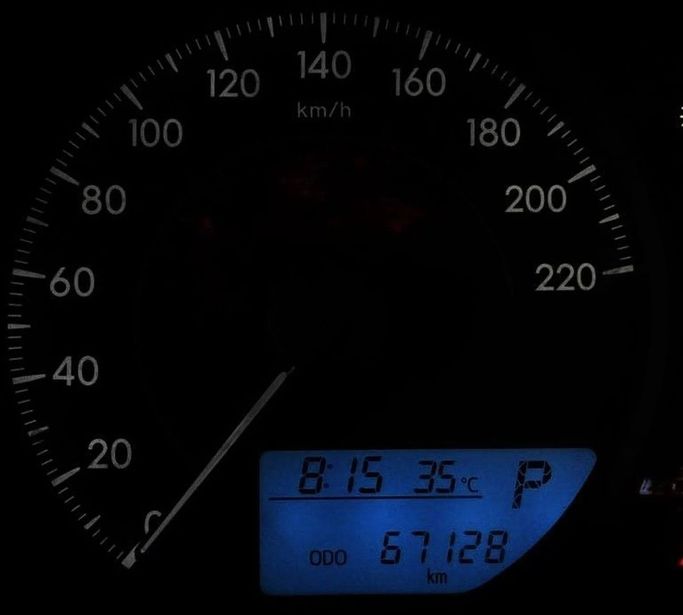 Подержанный Toyota Yaris IV, 1.5 л, 2022 в Шардже от Al Sayed Khamis Used Auto Trading Серебристый цвет. GCC | AUTO.AE