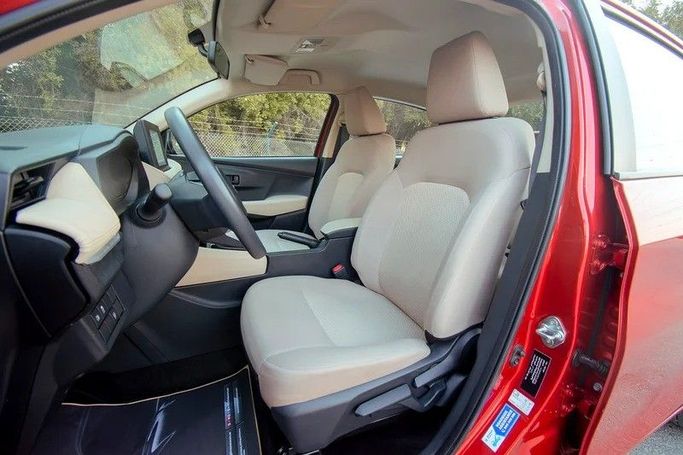 Used Toyota Yaris IV, 1.5 l, 2023 in Sharjah by First Choice Cars, Red color. GCC Specs | AUTO.AE