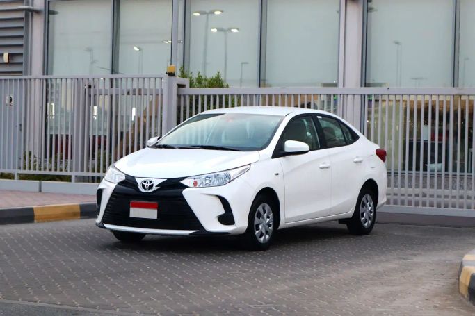 مستعملة Toyota Yaris رابعاً, 1.5 l, 2021 في في الشارقة من Sama Al Sham Cars، اللون أبيض. مواصفات الخليج | AUTO.AE