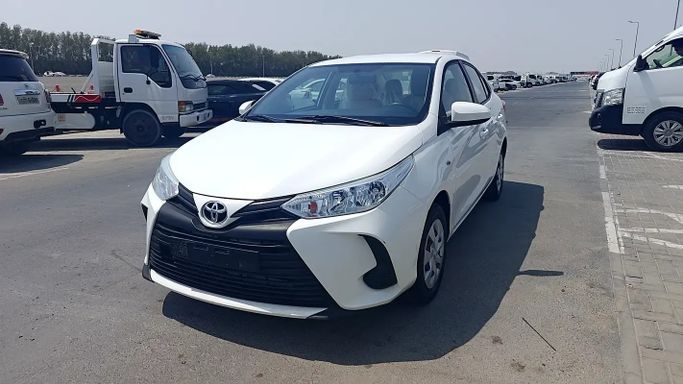 مستعملة ⁦Toyota Yaris IV (AC100)، 1.5 l، 2022⁩ في في الإمارات, الشارقة من ARMANI NAIXA GLOBAL FZE LLC، اللون أبيض. مواصفات الخليج | AUTO.AE | إعلان #281217