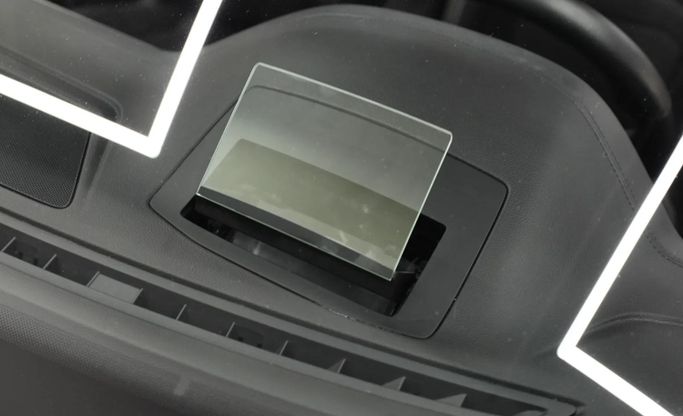 Подержанный Volkswagen Arteon I Рестайлинг, 2.0 л, 2023 в Шардже от Al Qassem Cars Trading Белый цвет. Корейская | AUTO.AE