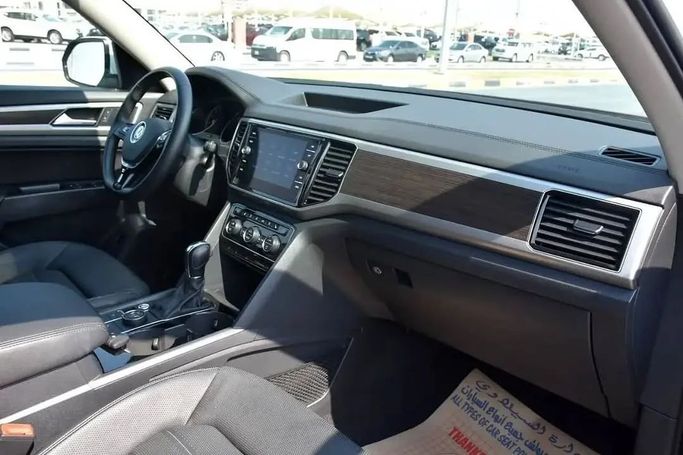 Used Volkswagen Atlas I, 3.6 l, 2019 in Sharjah by Alfaris Used Cars, White color. Other | AUTO.AE