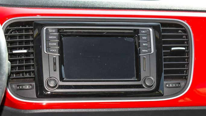 Подержанный Volkswagen Beetle II (A5), 2.0 л, 2016 в Шардже от Alsaadi Motors Красный цвет. Other | AUTO.AE