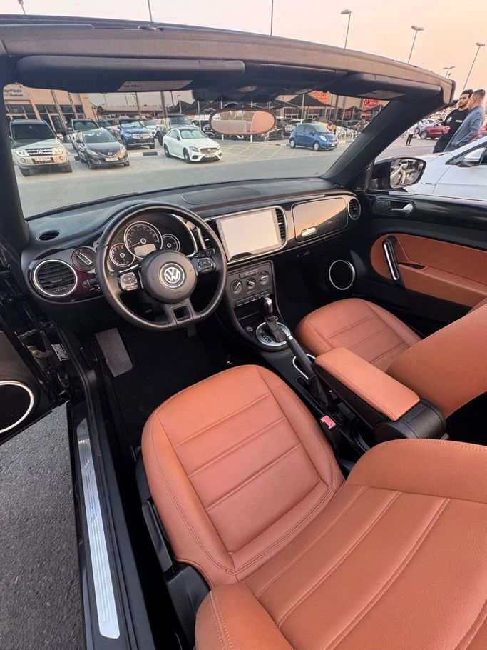 Подержанный Volkswagen Beetle II (A5), 1.8 л, 2013 в Шардже от Titanium Used Cars Черный цвет. Американская | AUTO.AE