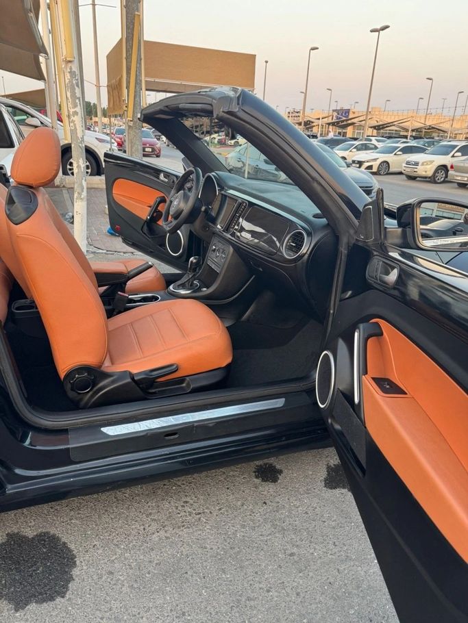 Подержанный Volkswagen Beetle II (A5), 1.8 л, 2013 в Шардже от Titanium Used Cars Черный цвет. Американская | AUTO.AE