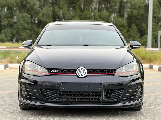Подержанный Volkswagen Golf GTI GTI Clubsport VII, 2.0 л, 2015 в Шардже от Al Ahd Used Cars Черный цвет. GCC | AUTO.AE