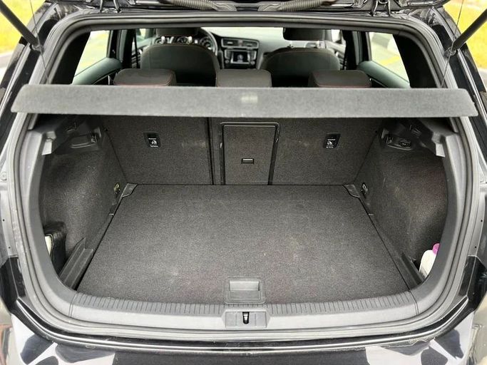 Подержанный Volkswagen Golf GTI GTI Clubsport VII, 2.0 л, 2015 в Шардже от Al Ahd Used Cars Черный цвет. GCC | AUTO.AE