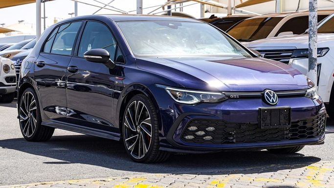 Подержанный Volkswagen Golf GTI VIII, 2.0 л, 2021 в Шардже от Almalakyah Cars Синий цвет. GCC | AUTO.AE | Объявление #267442