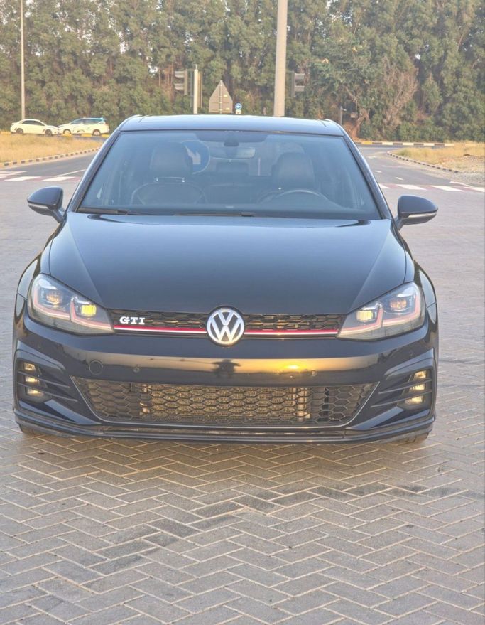مستعملة Volkswagen Golf GTI فيس ليفت السابع, 2.0 l, 2018 في في الشارقة من Al Aayan Used Cars، اللون أسود. مواصفات الخليج | AUTO.AE | إعلان #272898