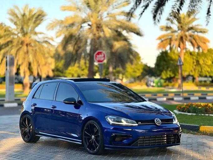 مستعملة Volkswagen Golf R شد الوجه السابع, 2.0 l, 2019 في في الشارقة من SHARQ VIRGINIA USED CARS، اللون أزرق. مواصفات الخليج | AUTO.AE