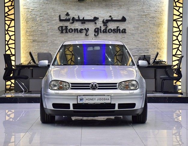 Подержанный Volkswagen Golf IV, 2.0 л, 2003 в Шардже от Honey Gidosha Used Cars Tr. Серебристый цвет.  | AUTO.AE