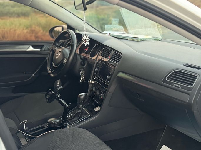 Подержанный Volkswagen Golf VII (5G) Рестайлинг, 1.4 л, 2018 в ОАЭ, Шарджа от Hatta Used Cars Белый цвет. GCC | AUTO.AE | Объявление #296174 — фото 10 из 21