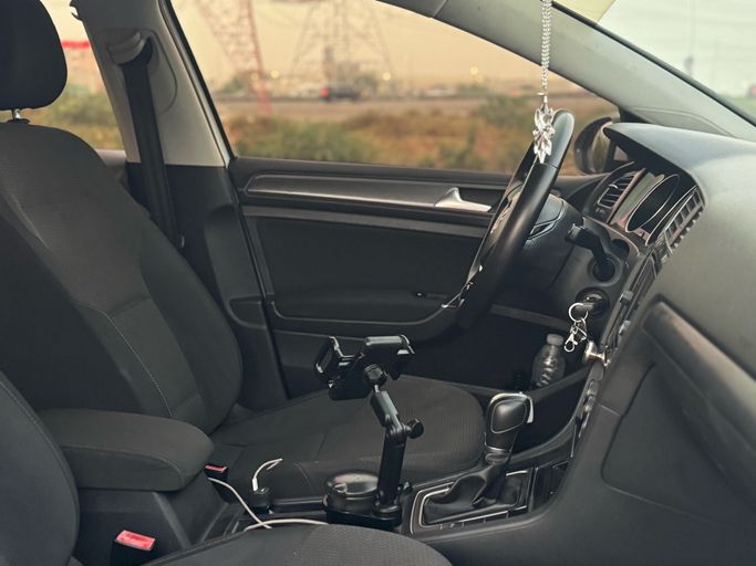 Подержанный Volkswagen Golf VII (5G) Рестайлинг, 1.4 л, 2018 в ОАЭ, Шарджа от Hatta Used Cars Белый цвет. GCC | AUTO.AE | Объявление #296174 — фото 18 из 21