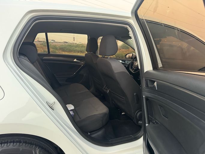 Подержанный Volkswagen Golf VII (5G) Рестайлинг, 1.4 л, 2018 в ОАЭ, Шарджа от Hatta Used Cars Белый цвет. GCC | AUTO.AE | Объявление #296174 — фото 20 из 21