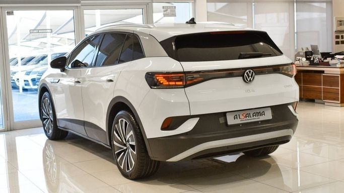 Подержанный Volkswagen ID.4, 2021 в Шардже от Alsalama Motors Белый цвет. Китайская | AUTO.AE