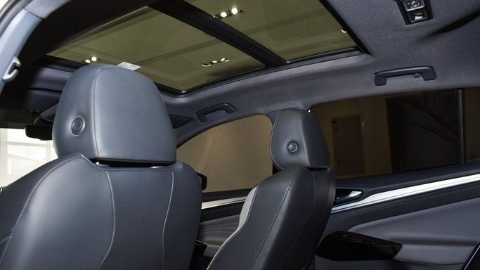 Подержанный Volkswagen ID.4, 2022 в Шардже от Alsalama Motors Белый цвет. Китайская | AUTO.AE