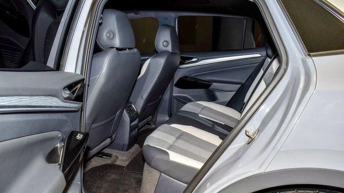 Подержанный Volkswagen ID.4, 2022 в Шардже от Alsalama Motors Серый цвет. Китайская | AUTO.AE