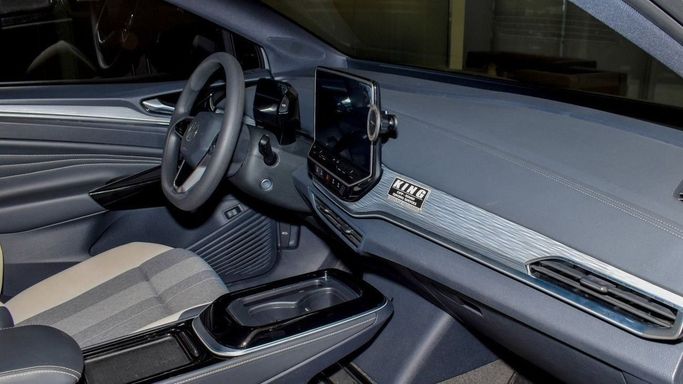 Подержанный Volkswagen ID.4, 2022 в Шардже от Alsalama Motors Серый цвет. Китайская | AUTO.AE