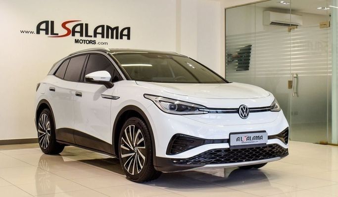 Подержанный Volkswagen ID.4, 2022 в Шардже от Alsalama Motors Белый цвет. Европейская | AUTO.AE
