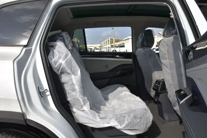 New Volkswagen ID.6, 2022 in Sharjah by Alfaris Used Cars, White color. Other | AUTO.AE