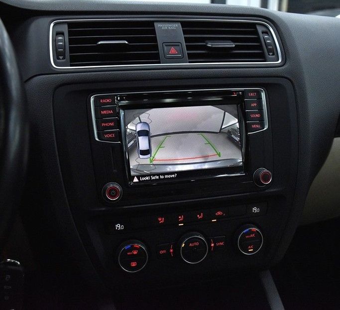 Подержанный Volkswagen Jetta VI Рестайлинг, 1.6 л, 2018 в Шардже от Honey Gidosha Used Cars Tr. Серый цвет.  | AUTO.AE