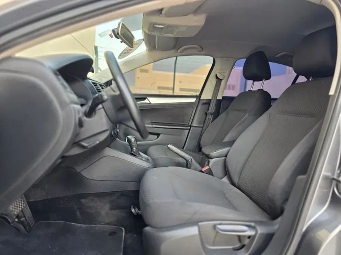 Подержанный Volkswagen Jetta VI Рестайлинг, 1.6 л, 2014 в Шардже от Al Sayed Ezzat Khamis Серый цвет. Other | AUTO.AE