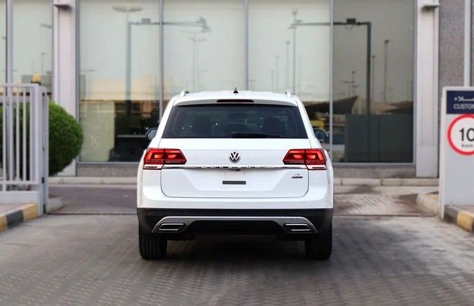 Used Volkswagen Teramont I, 3.6 l, 2019 in Sharjah by Al Rukin Al Saudi, White color. GCC Specs | AUTO.AE