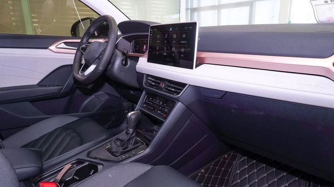 Подержанный Volkswagen Tharu I Рестайлинг, 1.5 л, 2023 в Шардже от Alsalama Motors Зеленый цвет. Китайская | AUTO.AE