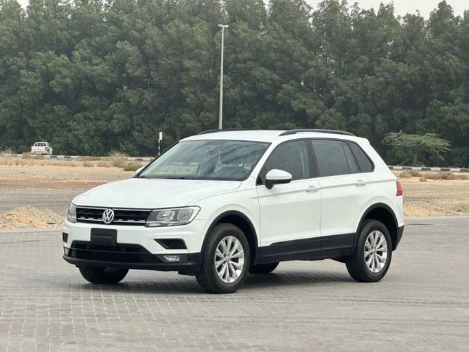 Подержанный Volkswagen Tiguan II (China Market), 2.0 л, 2018 в Шардже от Al Aayan Used Cars Белый цвет. GCC | AUTO.AE