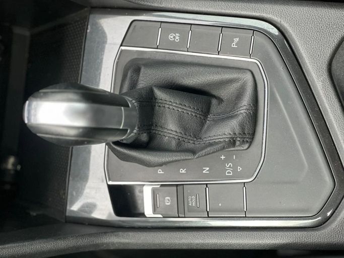 Подержанный Volkswagen Tiguan II (China Market), 2.0 л, 2018 в Шардже от Al Aayan Used Cars Белый цвет. GCC | AUTO.AE