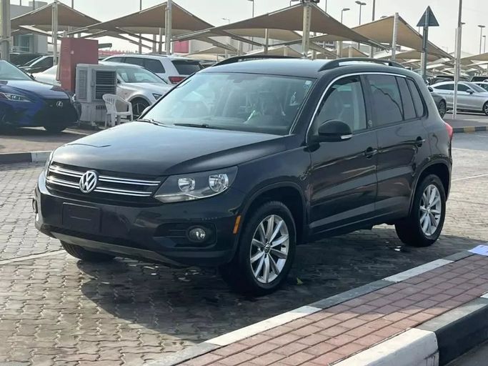 Подержанный Volkswagen Tiguan I Рестайлинг, 2.0 л, 2017 в Шардже от Alfaris Used Cars Черный цвет. Other | AUTO.AE