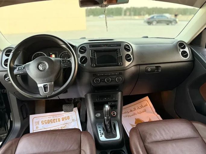 Подержанный Volkswagen Tiguan II, 2.0 л, 2016 в Шардже от Al Sayed Ezzat Khamis Черный цвет. GCC | AUTO.AE