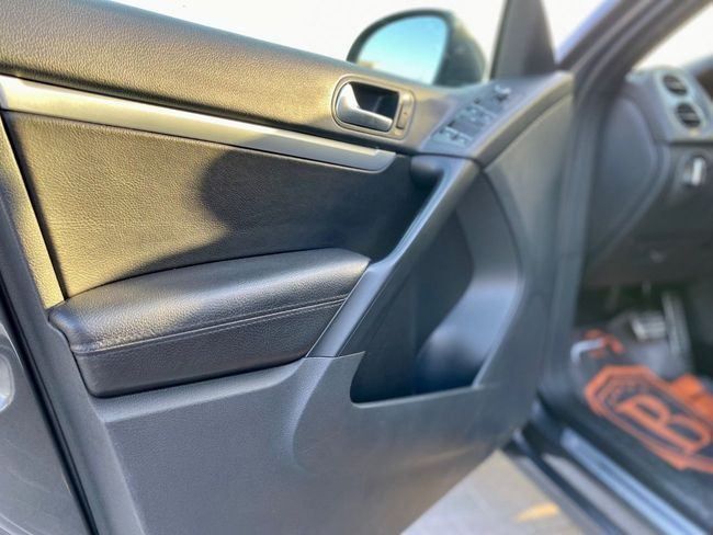 Used Volkswagen Tiguan I Facelift, 2.0 l, 2014 in Sharjah by Berlin Used Cars, Grey color. GCC Specs | AUTO.AE