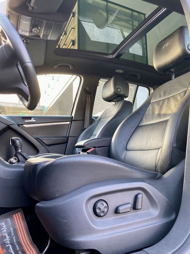 Used Volkswagen Tiguan I Facelift, 2.0 l, 2014 in Sharjah by Berlin Used Cars, Grey color. GCC Specs | AUTO.AE