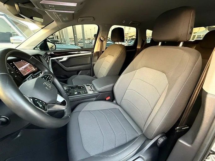 Подержанный Volkswagen Touareg III, 3.0 л, 2022 в Шардже от Speed Line Used Cars Серый цвет. GCC | AUTO.AE