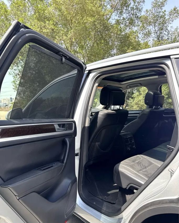 Used Volkswagen Touareg II, 3.6 l, 2012 in UAE, Sharjah by Najm Al Shimal Used Cars trd., Silver color. GCC Specs | AUTO.AE | Listing #295995 — photo 13 of 14