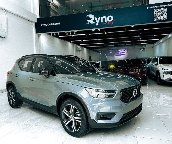 Used Volvo XC40 I, 2.0 l, 2020 in Sharjah by Ryno Cars, Grey color. GCC Specs | AUTO.AE