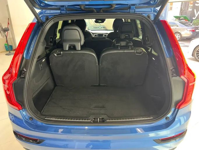 Подержанный Volvo XC90 II, 2.0 л, 2019 в Шардже от Ryno Cars Синий цвет. GCC | AUTO.AE