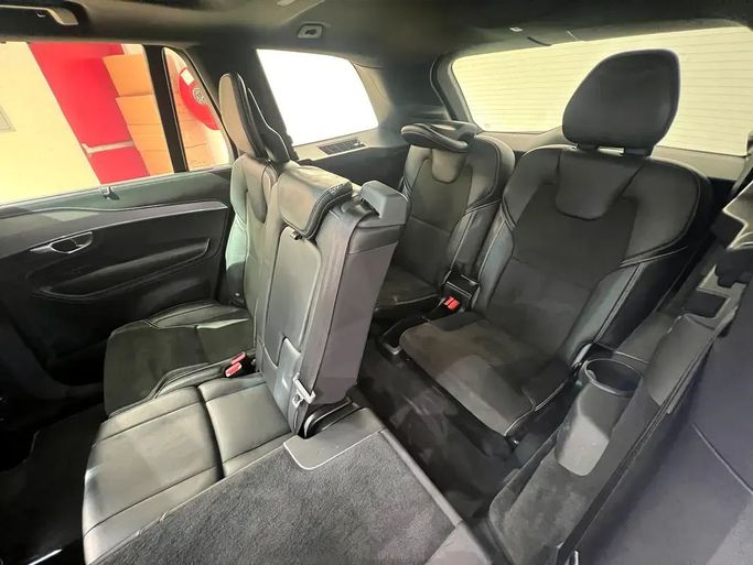 Подержанный Volvo XC90 II, 2.0 л, 2019 в Шардже от Ryno Cars Синий цвет. GCC | AUTO.AE