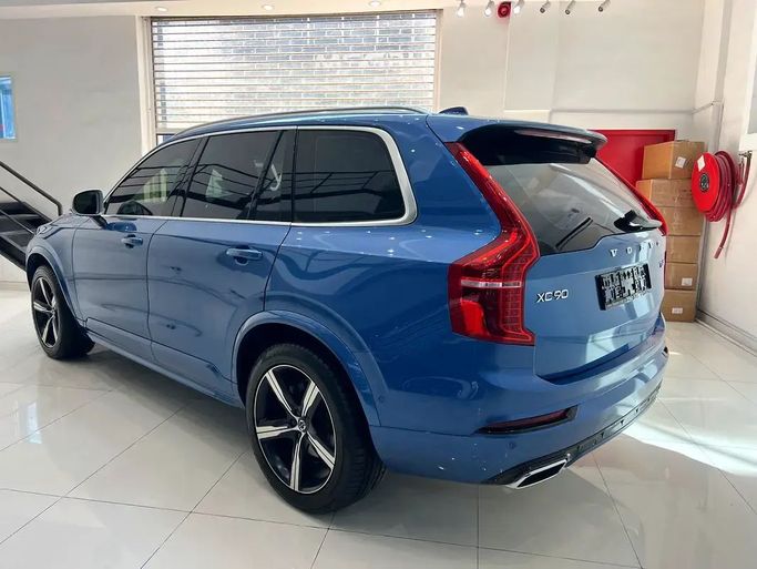Подержанный Volvo XC90 II, 2.0 л, 2019 в Шардже от Ryno Cars Синий цвет. GCC | AUTO.AE