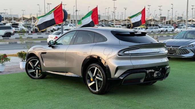 Новый Xiaomi YU7, 2025 в Шардже от Badar Used Cars Серый цвет. Other | AUTO.AE