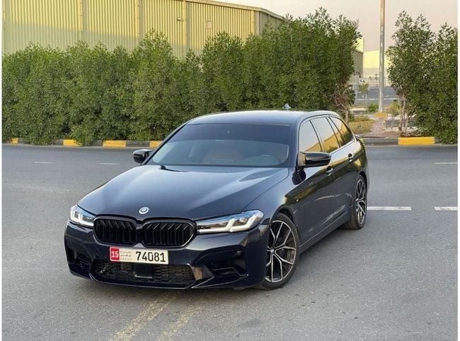 Подержанный BMW 5 Series 520i VII (G30/G31), 2.0 л, 2019 в Умм-Аль-Кувейне от MAK MOTORS Черный цвет. GCC | AUTO.AE