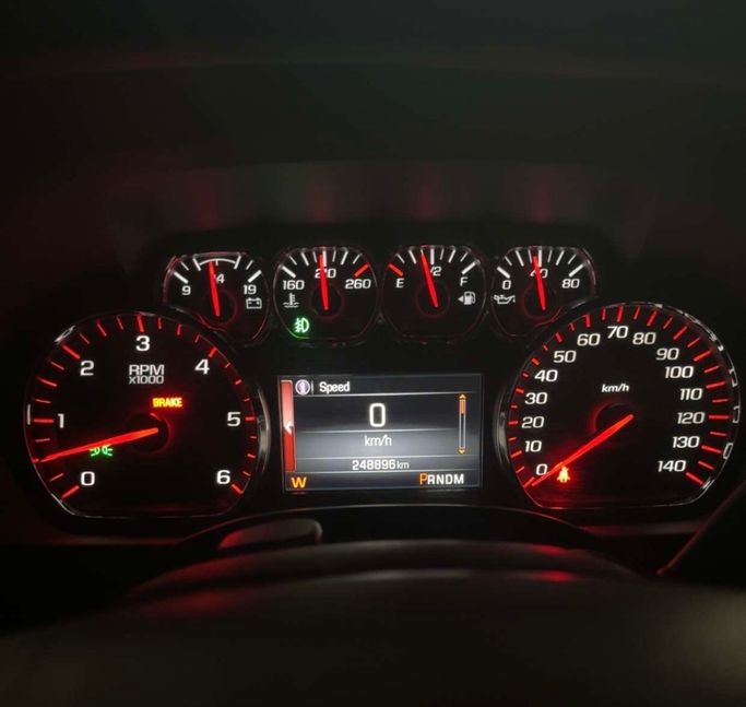 مستعملة GMC Yukon IV (GMT K2UG), 5.3 l, 2015 في في الإمارات, أم القيوين، اللون أسود. المواصفات الأمريكية | AUTO.AE | إعلان #279690