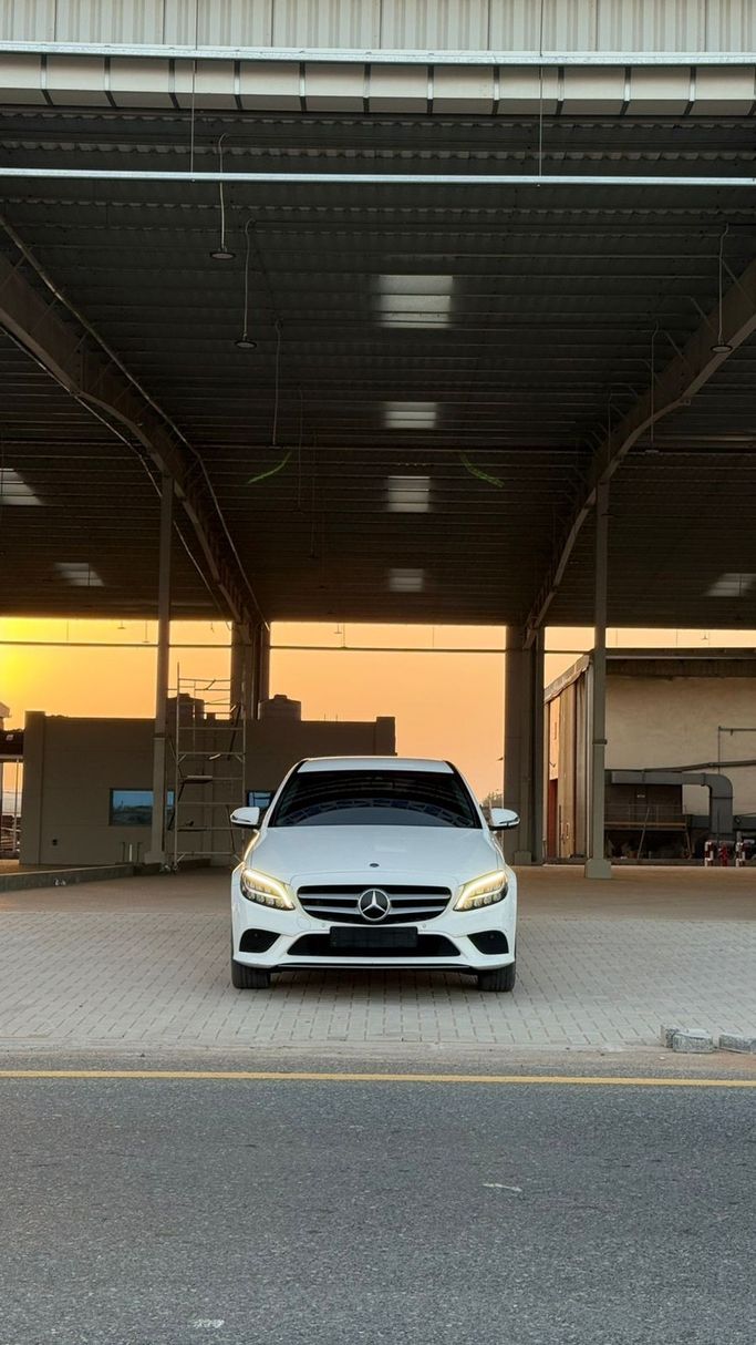 مستعملة Mercedes-Benz C-Class 200 عملية فيس ليفت IV (W205), 1.5 l, 2020 في في الإمارات, أم القيوين من SALEH CARS، اللون أبيض. المواصفات الكورية | AUTO.AE | إعلان #275796